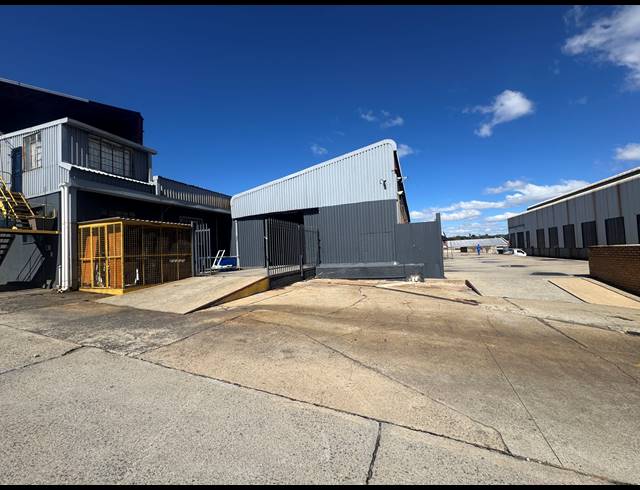 715M² WAREHOUSE TO LET IN WYNBERG